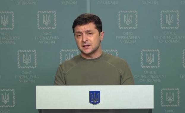 Зеленски каза че Украйна е оставена сама и че никой