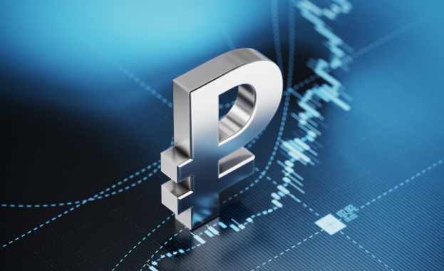 Руската рубла поевтиня с почти 30 спрямо долара днес след