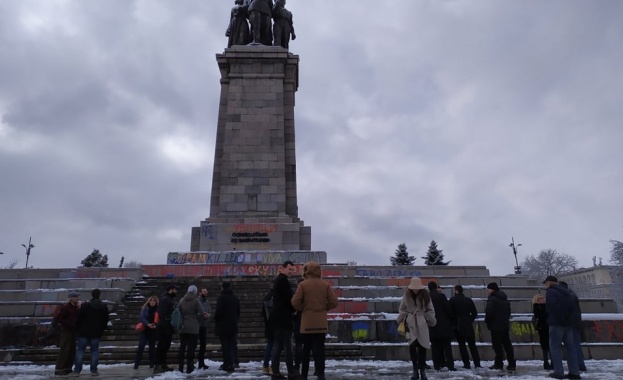 В София започна почистване на паметника на Съветската армия след
