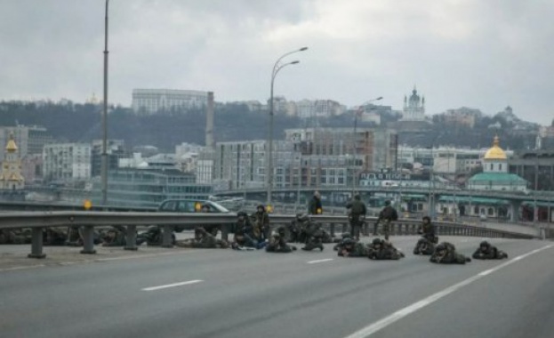 Цивилните жители на Киев могат свободно да напускат града по
