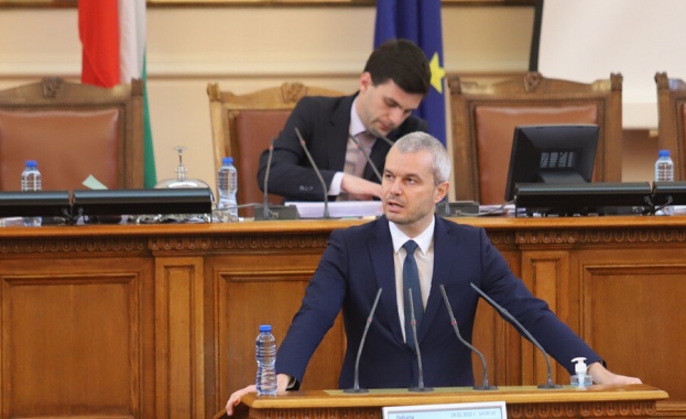 От 24 февруари от първия ден на войната в две