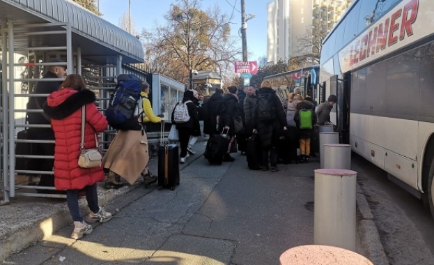 Българите които бяха евакуирани от Киев вече са в България