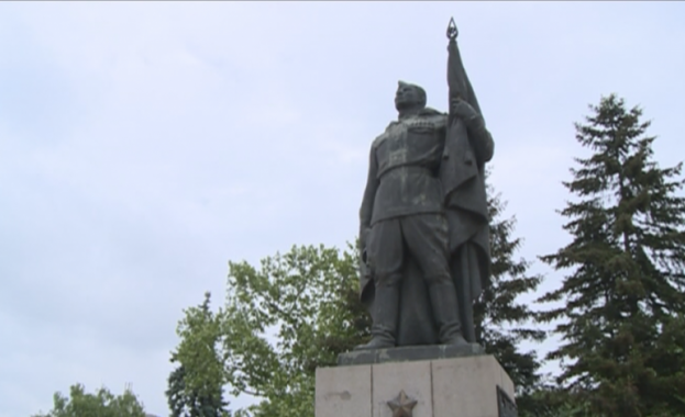 Двама мъже тази нощ по различно време са били заловени