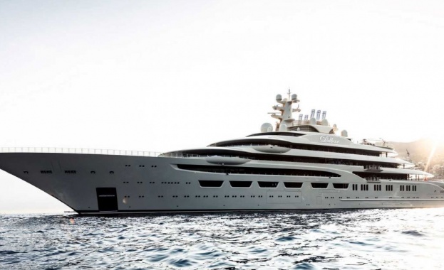 Руският олигарх Алишер Усманов беше сред санкционирнитя от Европейския съюз