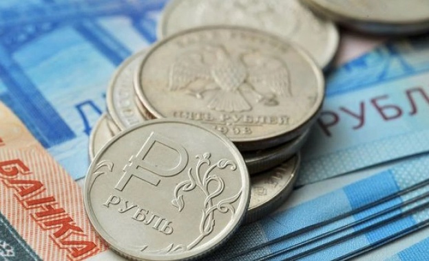 На аукционите на Московската борса рублата се засили спрямо долара