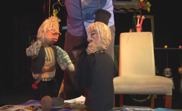 Книга с куклени пиеси издаде актьорът Янко Митев Текстовете са