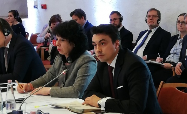 Дискусията протече в три панела
По отношение на темата за Устойчивите