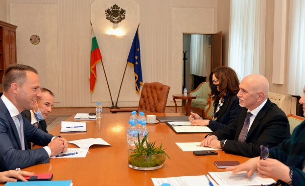 Работим по изграждането на система чрез която ще обединим всички