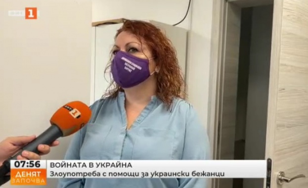 Хора представящи се за служители на общината в Бургас обикаляли