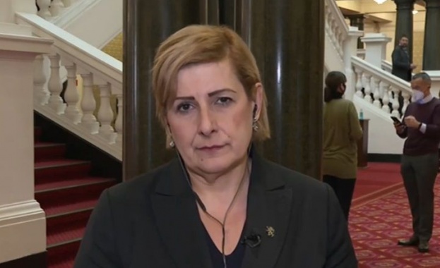 Елена Гунчева: От ПП се свързаха с мен, но съм 99% убедена, че ще гласувам срещу новия кабинет
