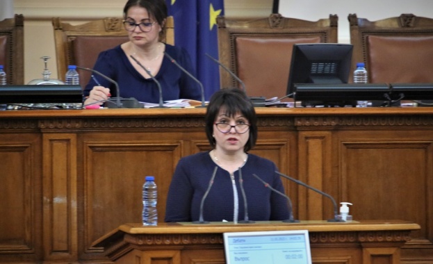 Какво е отношението на МОН към процеса на атестиране заложен