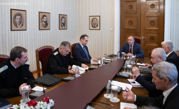 Държавният глава Румен Радев обсъди на работна среща в президентската