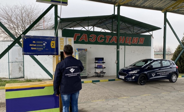 Национална агенция за приходите запечата бензиностанция в която не са