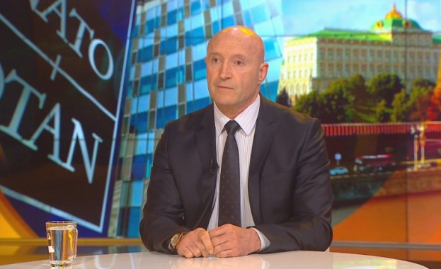 Като член на НАТО България трябва да поддържа определен брой