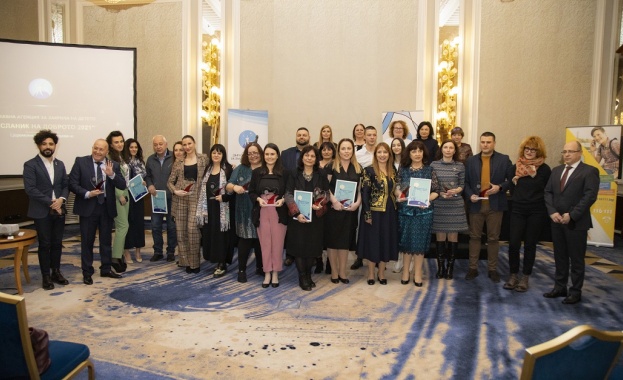 Седемнайсетте посланици на доброто на Държавната агенция за закрила на