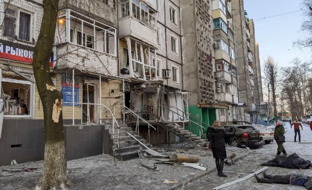 Директно попадение от снаряд на украински войски в жилищна сграда