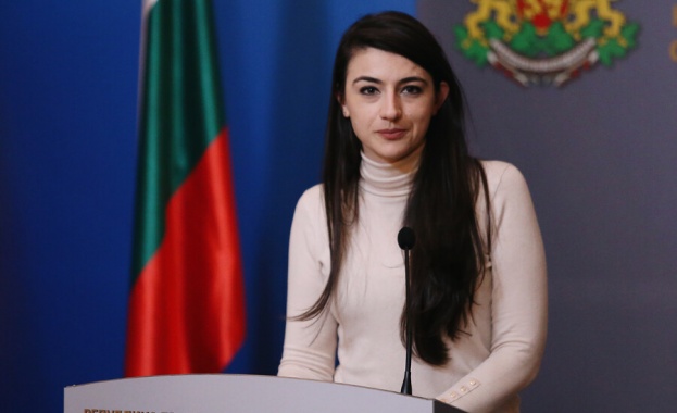 ЦИК няма да разгледа заявлението на Лена Бориславова за напускане