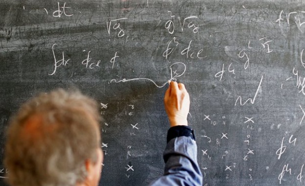 Две научни титли е получил с плагиатство професорът и университетски