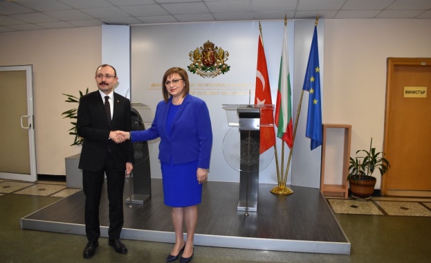 Корнелия Нинова и Мехмет Муш обсъдиха спешния внос на стомана и желязо за българската икономика
