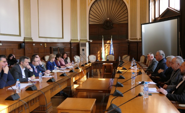 Водим диалог с Министерството на финансите за да намерим начин