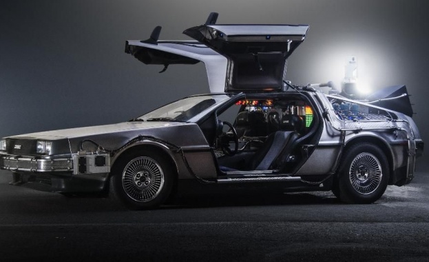 През 80 те години на миналия век с участието си в