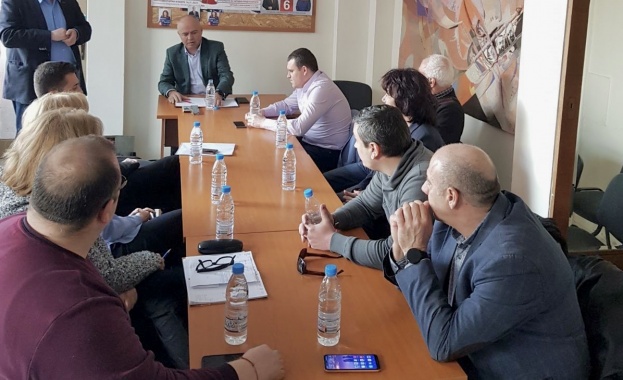 Председателят на парламентарната група на БСП Георги Свиленски проведе среща