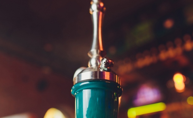 Наргилето е традиционна система от тръби и маркучи чрез която