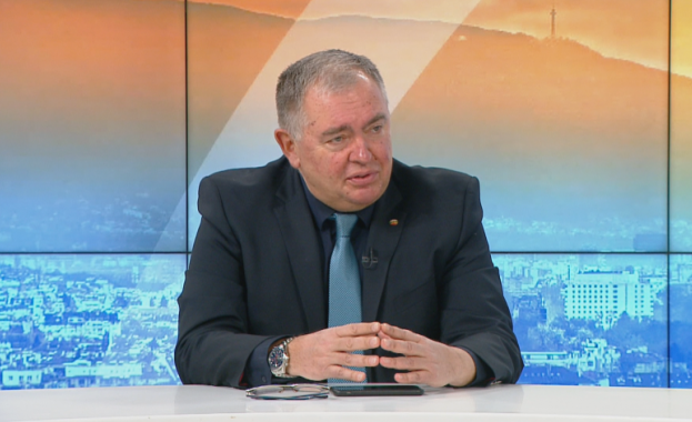 Завръщаме се постепенно към нормалния начин на живот Това заяви