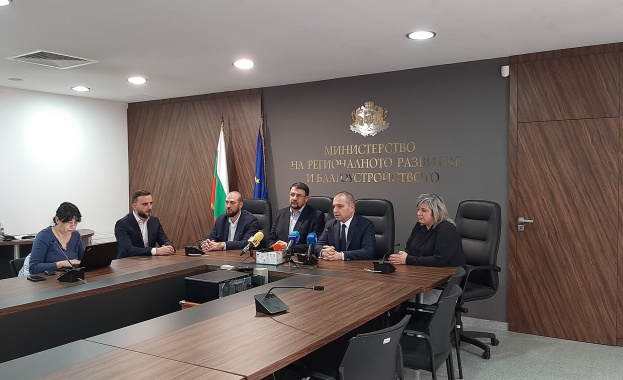 Днес народни представители от управляващата коалиция внесоха в Народното събрание