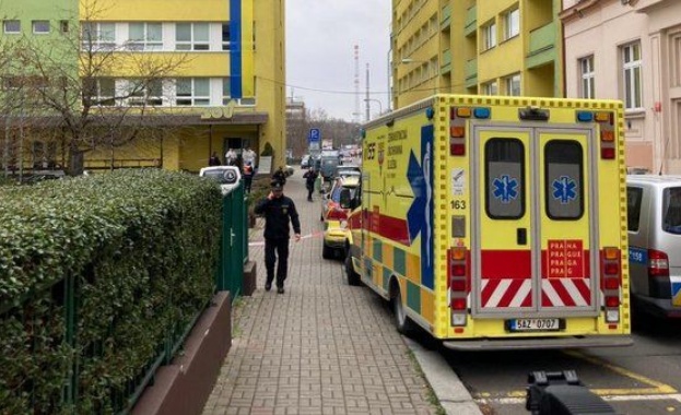 Ученик уби учител с мачете в средно училище в Прага Ученикът