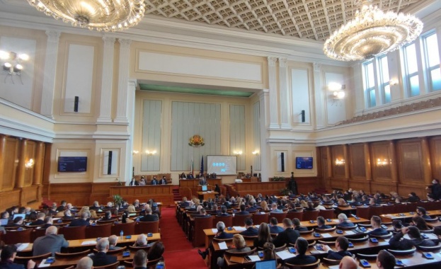Народното събрание НС прие на първо четене здравното осигуряване на