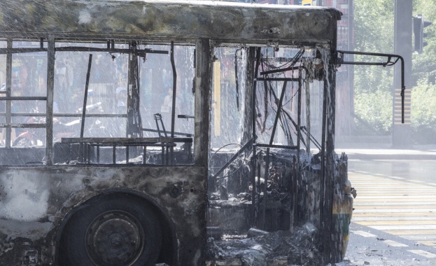 Гъст черен дим се издигна в следобедните часове над центъра