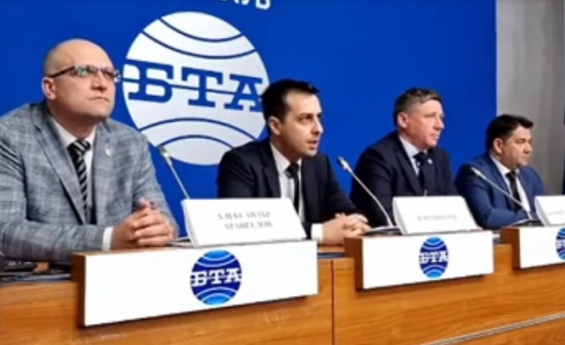 Нееднократно в Украйна са поругавани български паметници и е горено