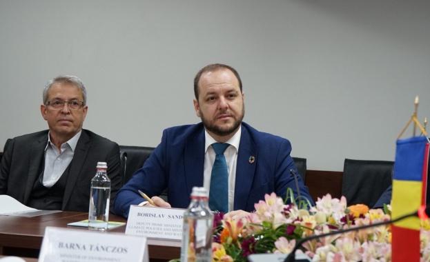 Вчера министър Борислав Сандов и Барна Танцош, министър на околната