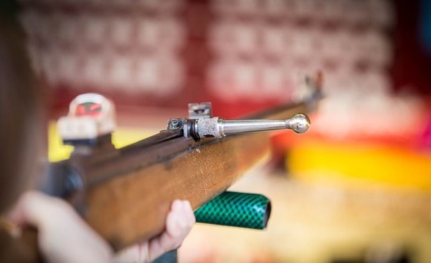 Мъж на 26 години от монтанския квартал Кошарник е прострелял