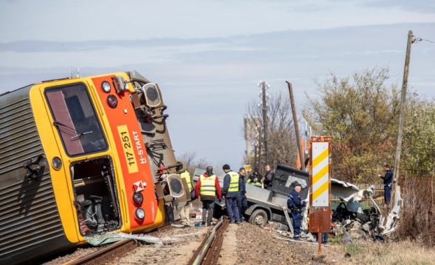 Петима души загинаха при катастрофа с влак тази сутрин в