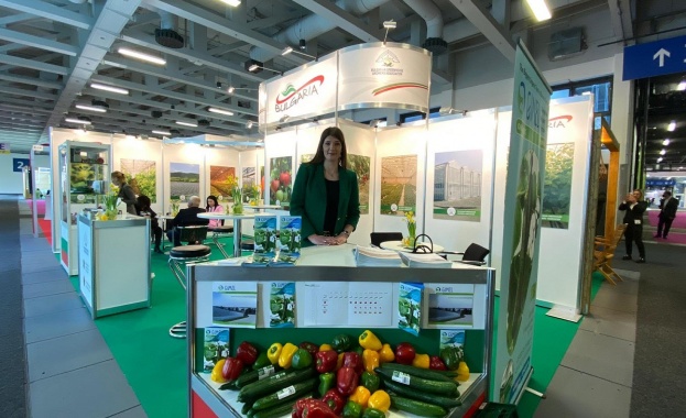 Министърът на земеделието на България д р Иван Иванов и колегите