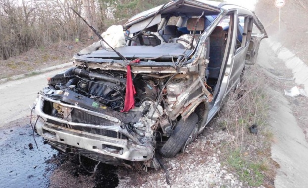 Двама мъже пострадаха тежко при катастрофа на пътя Разград