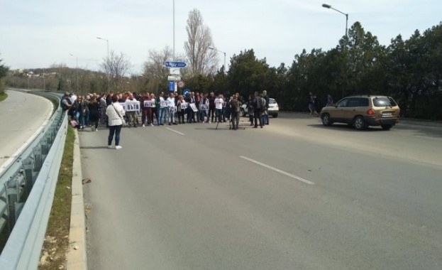 Около 100 жители на местностите Ален Мак и курортен комплекс