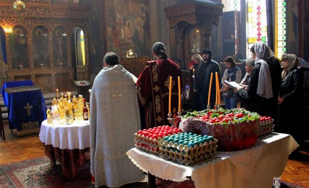 Във връзка с неблагоприятни обстоятелства Светият синод на Българската православна