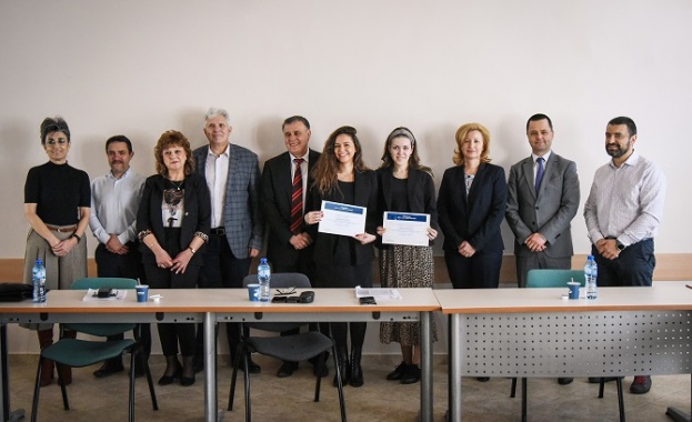 Институтът на дипломираните експерт-счетоводители в България награди двама отлични студенти