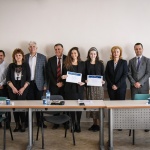 ИДЕС връчи две парични стипендии от по 1000 лв. на отлични студенти от степен Магистър в УНСС 