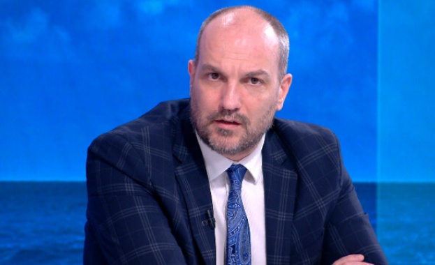 Твърде оптимистични са прогнозите за евентуална евакуация на кораба Царевна