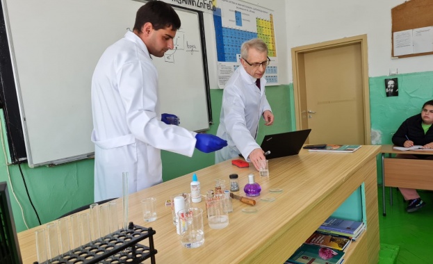 Какви са физичните и химичните свойства на солната киселина Как