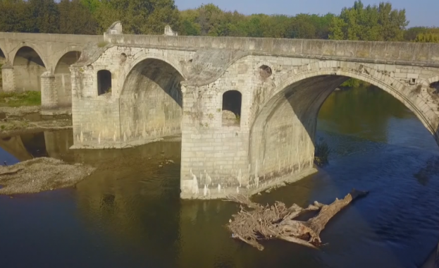 Ще се провали ли ремонтът на моста на Кольо Фичето при Бяла