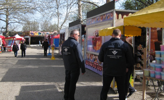 С откриването днес на традиционния русенски панаир Търла започнаха проверките