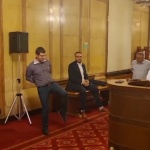  Депутатите от ПП спретнаха гимнастика в Парламента