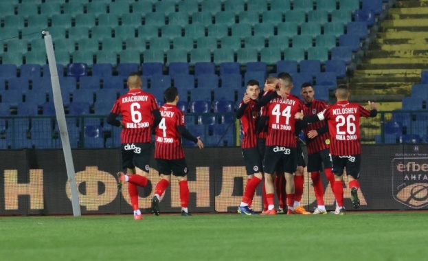 Отборът на Локомотив София постигна минимална победа с 1 0 при
