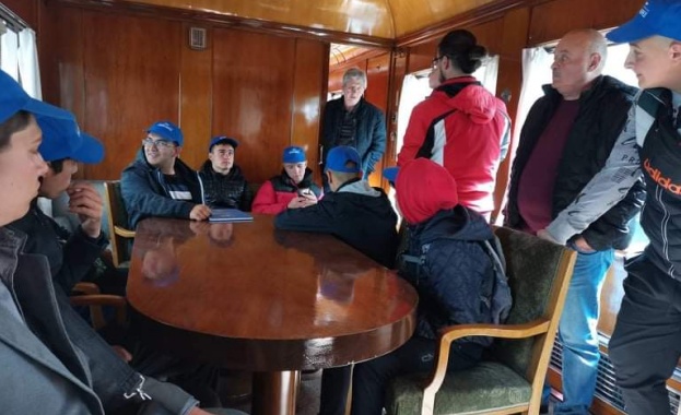 БДЖ Пътнически превози ЕООД организира посещение на ученици в