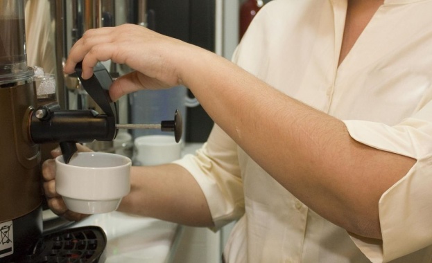 Заплатите на сервитьорите достигат до 2000 лева за камериерки